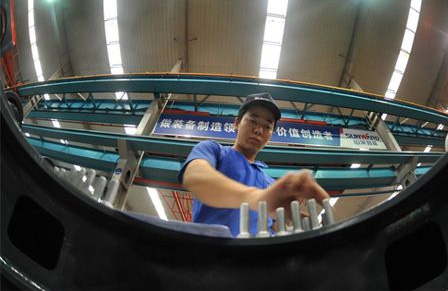 24.jpg 新华社报道:山河智能蝉联全球工程机械50强