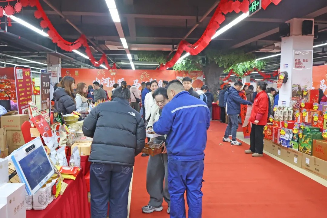 笔墨迎春,祝福暖心!在山河智能“囤”年味、送温暖、迎新春